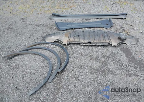 2024 Tesla Model Y из США, поврежденный, VIN 7SAYGDED5RF111338